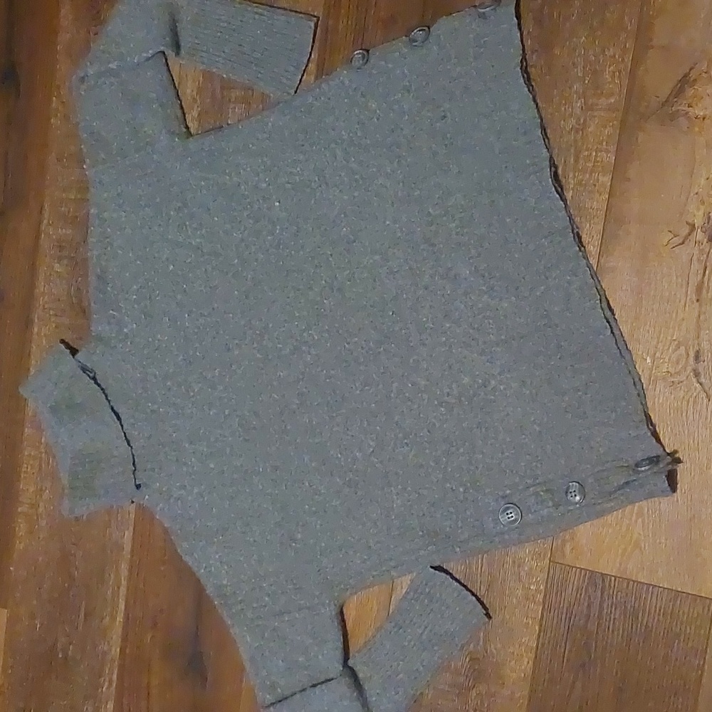Tahari sweater